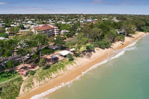 Charlton Apartments - Tourism Caloundra 1