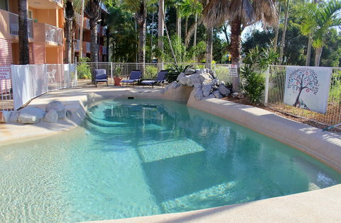 Rainbow Sands Resort - Tourism Caloundra 5