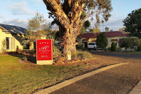 Alexander Cameron Suites - Tourism Caloundra 4