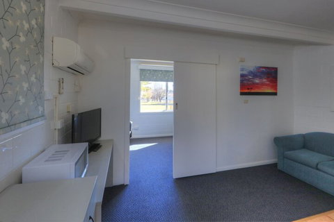 Glen Innes Motel - Tourism Caloundra 4