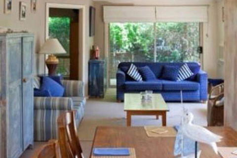 Saltaire Cottages - Tourism Caloundra 2
