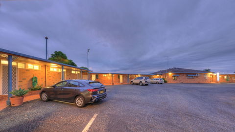 Jacaranda Motor Lodge - Tourism Caloundra 4