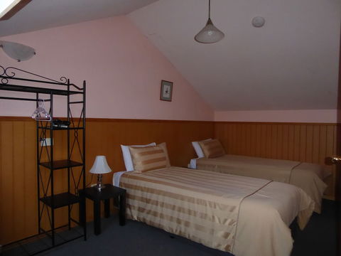 Platypus Park Country Retreat - Tourism Caloundra 2