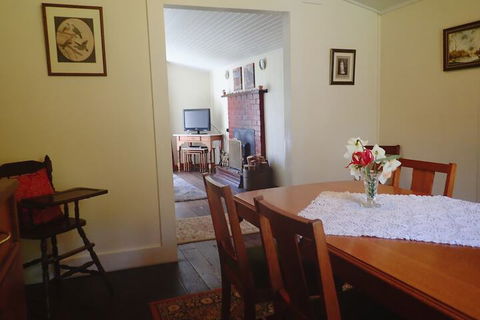 Glenbrook House And Cottage - Tourism Caloundra 6