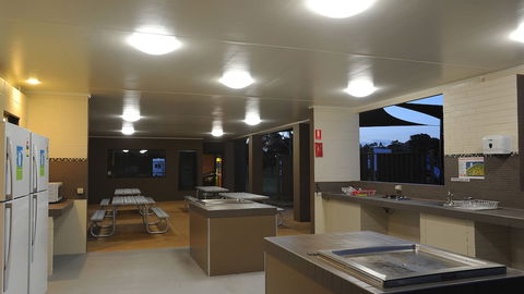 NRMA Eastern Beach Holiday Park - Tourism Caloundra 6