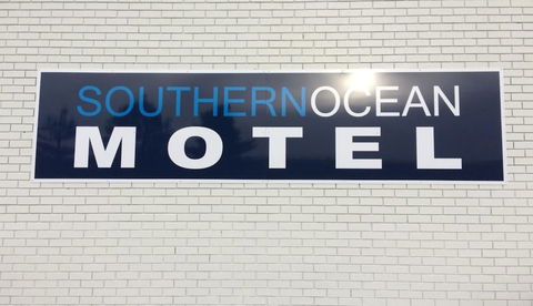 Southern Ocean Motor Inn - Tourism Caloundra 2