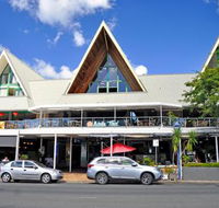 Airlie Waterfront Accommodation - Tourism Caloundra