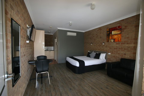 Bridges On Meninya Motel & Apartments - Tourism Caloundra 6