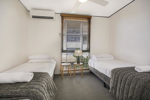 The Hastings Beach Houses - Tourism Caloundra 2