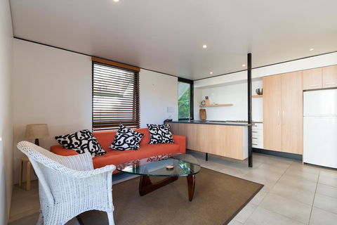 The Hastings Beach Houses - Tourism Caloundra 1