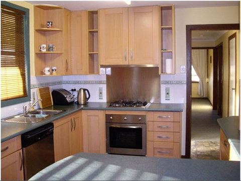 Brilex Park B & B - Tourism Caloundra 1