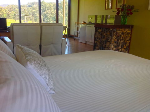 Valley Farm Vineyard Cottages - Tourism Caloundra 3