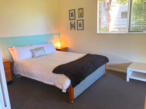 Valley Farm Vineyard Cottages - Tourism Caloundra 5