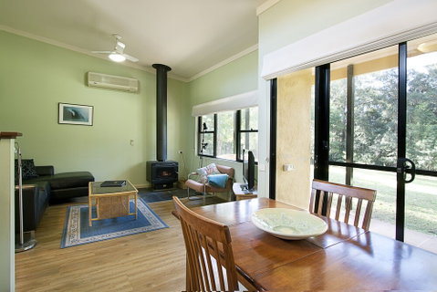 Milton Country Cottages - Tourism Caloundra 4
