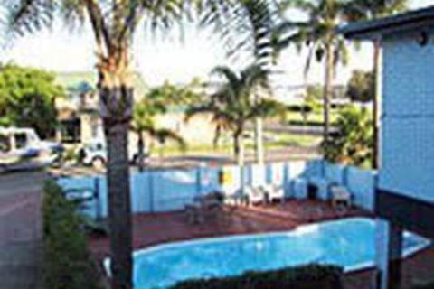 Bayside Motel - Tourism Caloundra 1