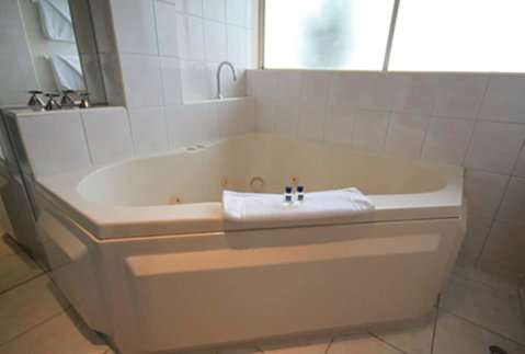 Hume Villa Motor Inn - Tourism Caloundra 3