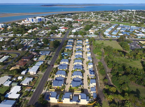 The Grange Resort - Tourism Caloundra 0