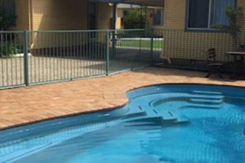 Park Beach Cabins - Tourism Caloundra 0