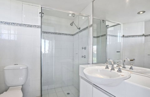 Oceanside Resort - Tourism Caloundra 1