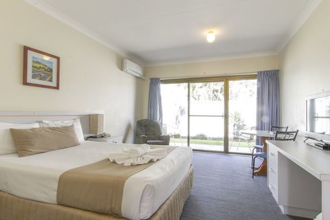 Island Palms Motor Inn - Tourism Caloundra 6