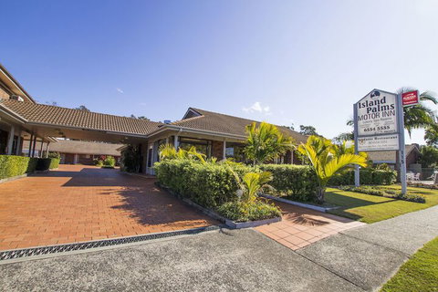 Island Palms Motor Inn - Tourism Caloundra 1