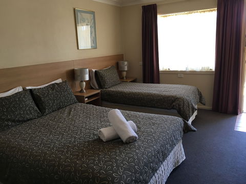 Araluen Motor Lodge - Tourism Caloundra 3