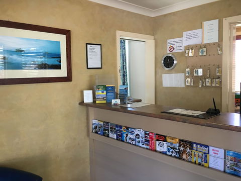 Araluen Motor Lodge - Tourism Caloundra 2