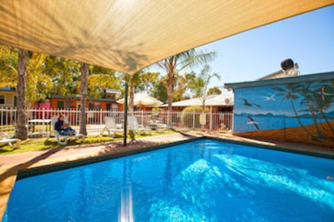 Alice Lodge Backpackers - Tourism Caloundra 0