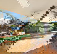 Edward Parry Motel  Apartments - Tourism Caloundra