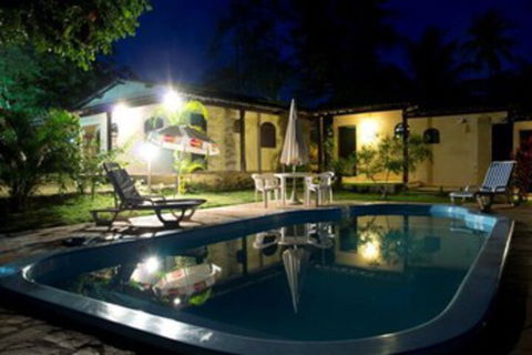 Emaroo Hotel Port Hughes - Tourism Caloundra 2
