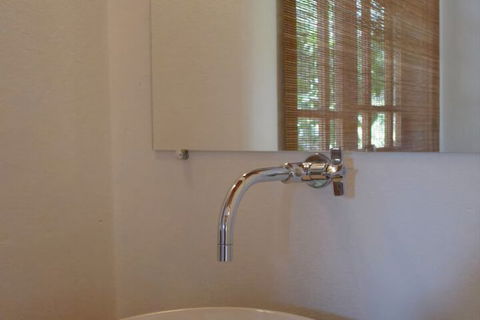 Emaroo Hotel Port Hughes - Tourism Caloundra 4