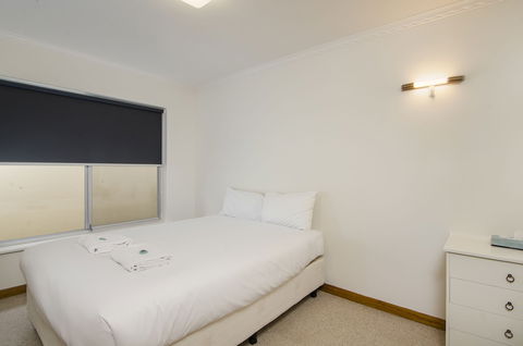 The Commodore - Tourism Caloundra 1