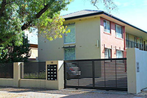 Adelaide DressCircle Apartments Childers Street - Tourism Caloundra 1