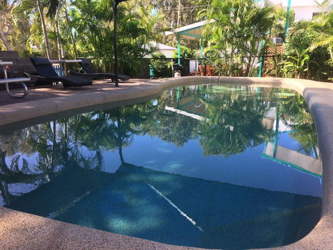 Tropical Palms - Tourism Caloundra 3