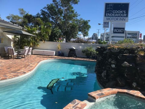 Cook's Endeavour Motor Inn - Tourism Caloundra 1
