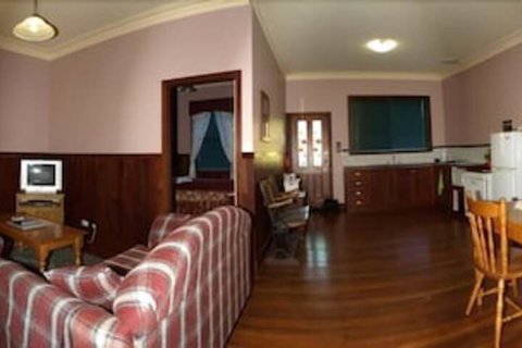 Pemberton Old Picture Theatre Holiday Apartments - Tourism Caloundra 5