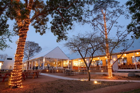 Camden Valley Inn - Tourism Caloundra 0