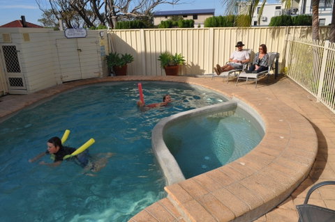 Mollymook Surfbeach Motel And Apartments - Tourism Caloundra 1