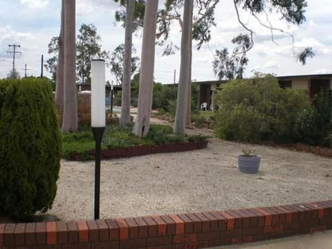 Riviana Motel - Tourism Caloundra 3