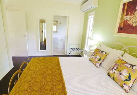 Apple Tree Cottage & Studio - Tourism Caloundra 1