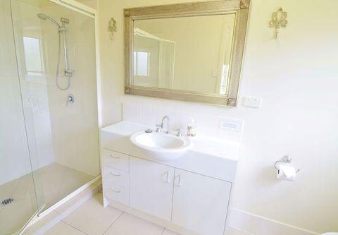 Apple Tree Cottage & Studio - Tourism Caloundra 2