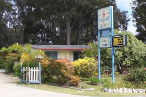 Farnboro Motel - Tourism Caloundra 1