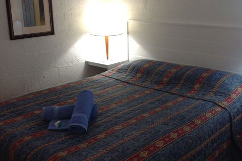 Farnboro Motel - Tourism Caloundra 6