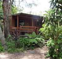 Samurai Beach Bungalows Port Stephens YHA - Tourism Caloundra