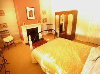 Cromwell House - Tourism Caloundra 0