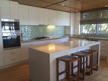 Stradbroke Island Beach Hotel - Tourism Caloundra 2