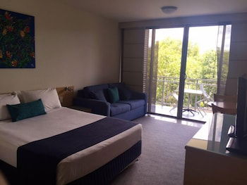 Stradbroke Island Beach Hotel - Tourism Caloundra 4