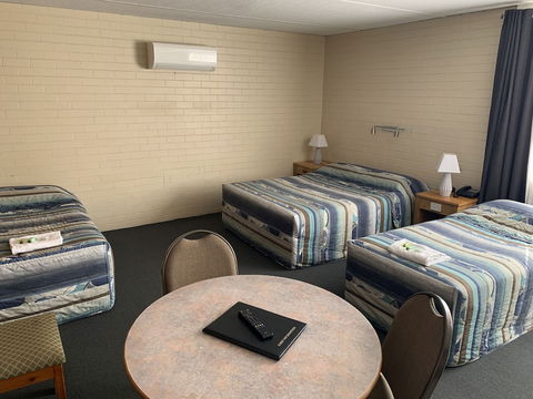 Wedderburn Goldseeker Motel - Tourism Caloundra 3