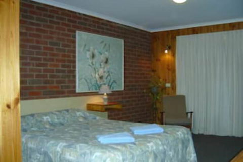 Tooleybuc Country Roads Motor Inn - Tourism Caloundra 0