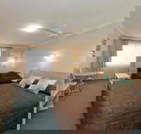 Abraham Lincoln Motel - Tourism Caloundra